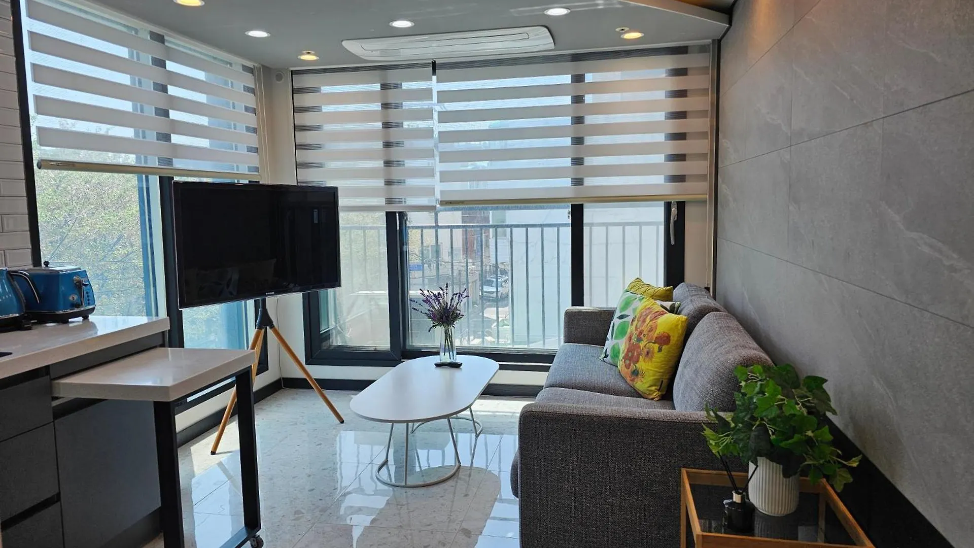 Hwagok Station - Two Room, Sunshine Soul Jižní Korea