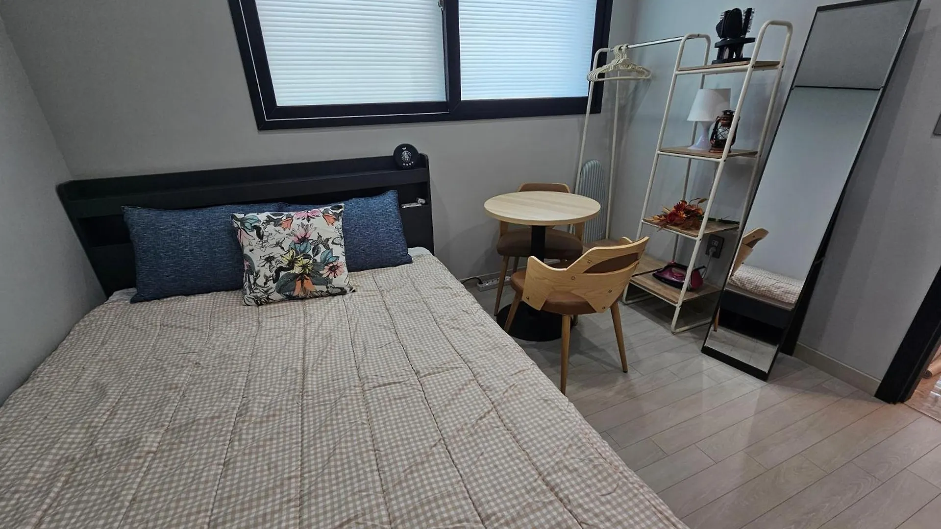 Hwagok Station - Two Room, Sunshine Soul Apartmán